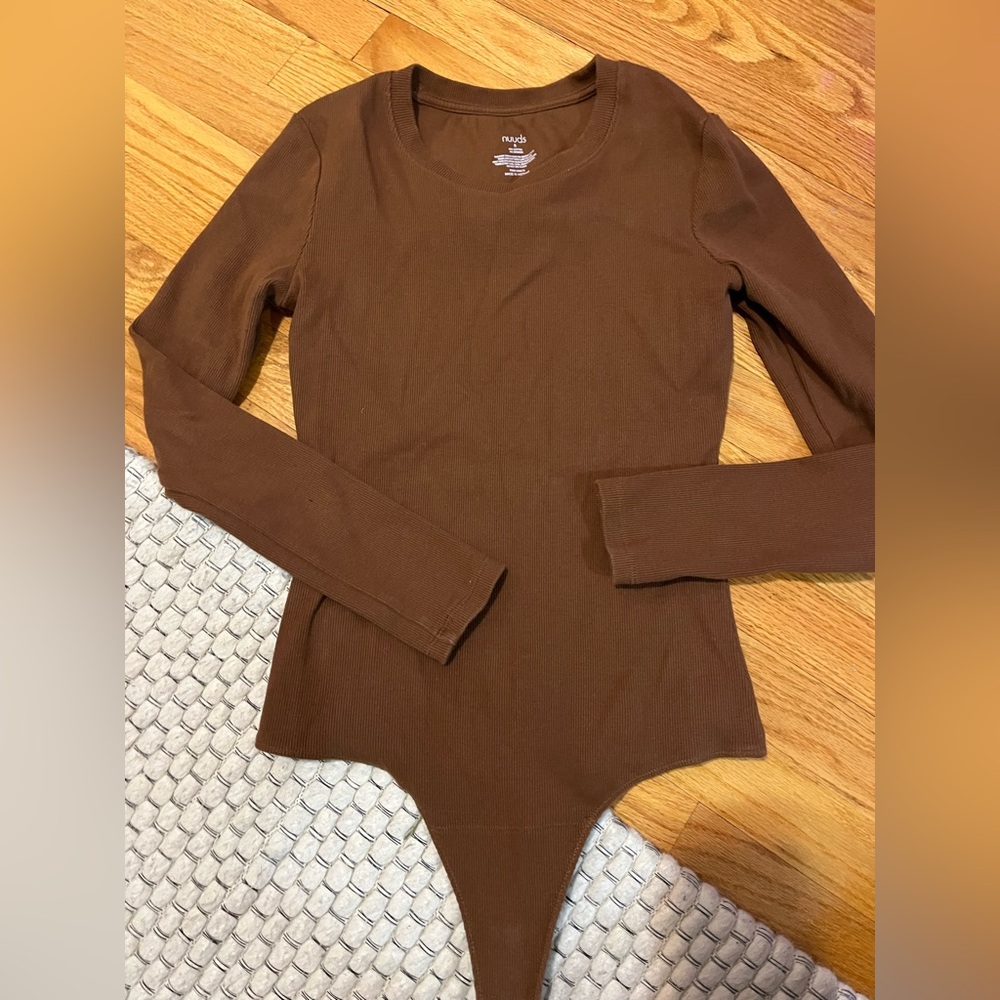 NUUDS brown ribbed cottonn bodysuit